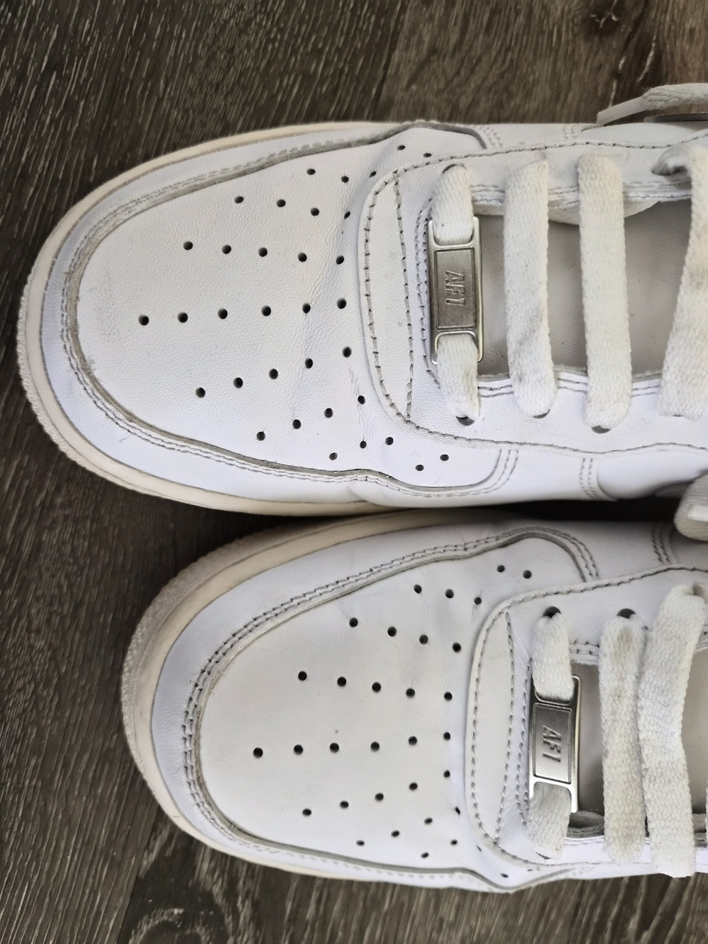 Nike Air Force 1 Low '07 "Triple White" – Size 10 – Good Condition! - Picture 4 of 6